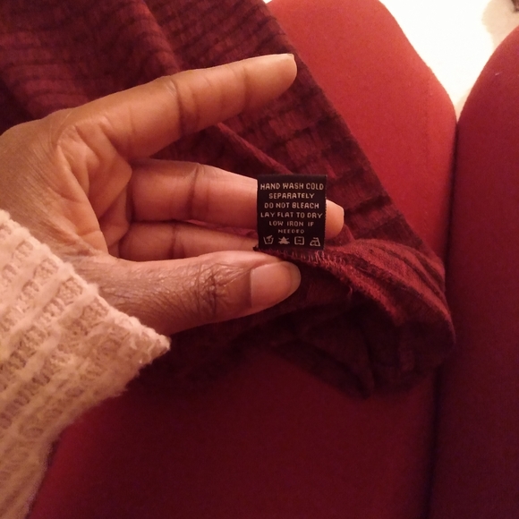 Serena Williams Red/Black Blend Full Cardigan - Picture 4 of 8